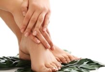 फटी एड़ियों का घरेलु इलाज (Cracked Heels Home Remedies)