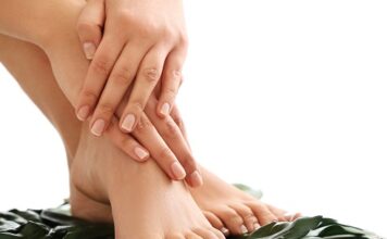 फटी एड़ियों का घरेलु इलाज (Cracked Heels Home Remedies)