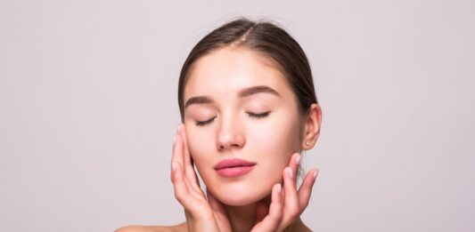 स्किन ब्लीचिंग कैसे, कब और क्यों करनी चाहिए (All about Skin Bleaching) all about skin bleaching