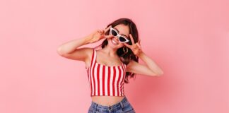 बेल्ली फैट के लिए क्रॉप टॉप स्टाइलिंग टिप्स (Crop Top Styling Ideas) Crop Top Styling Ideas