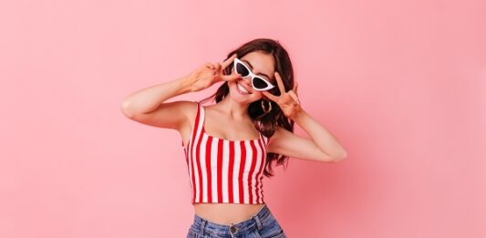 बेल्ली फैट के लिए क्रॉप टॉप स्टाइलिंग टिप्स (Crop Top Styling Ideas) Crop Top Styling Ideas