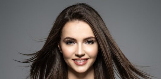 ड्राई शैम्पू क्या है और कैसे इस्तेमाल करें? (How to Use Dry Shampoo) how to use dry shampoo